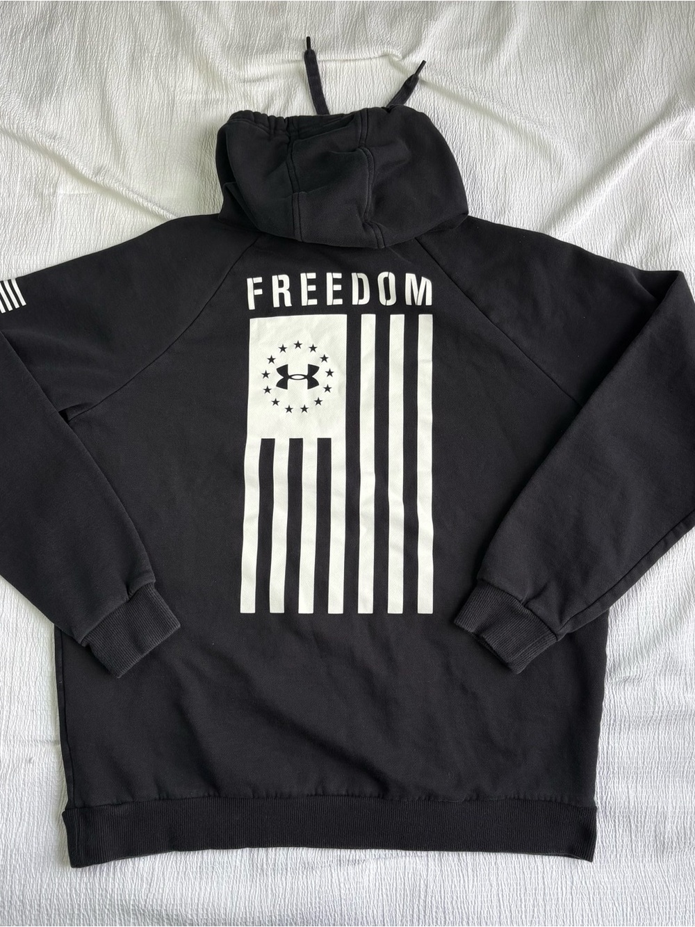 Black Under Armour Freedom USA Flag Hoodie Sweatshirt Men's Size Large Coldgear